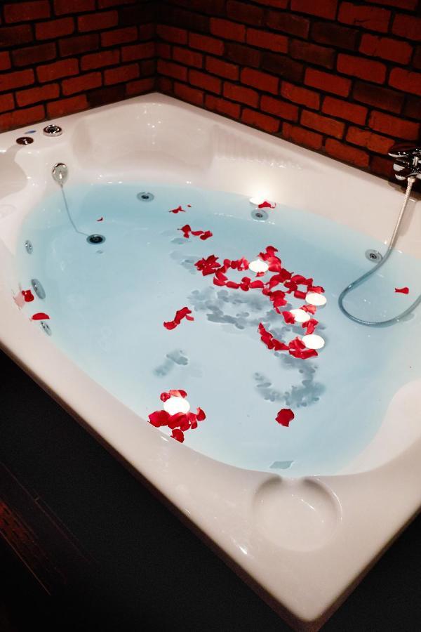 Skaramangás The Crystal Blue Xaidari Hotel מראה חיצוני תמונה